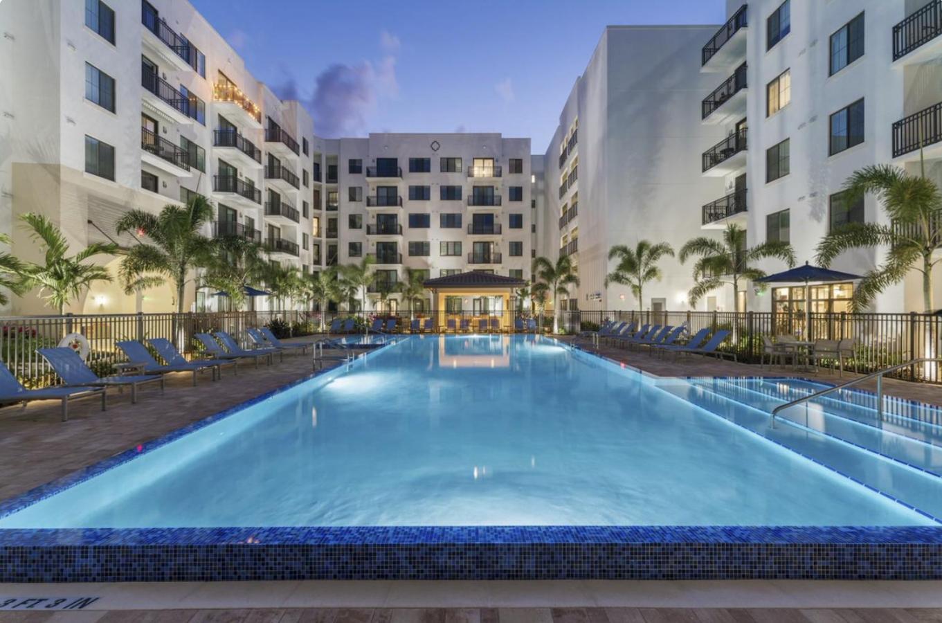 Cozy Retreat 2 Bedroom Hideaway Moments From The Sand Boynton Beach Eksteriør bilde