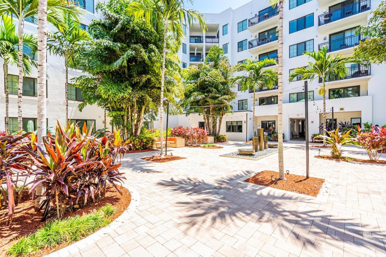 Cozy Retreat 2 Bedroom Hideaway Moments From The Sand Boynton Beach Eksteriør bilde