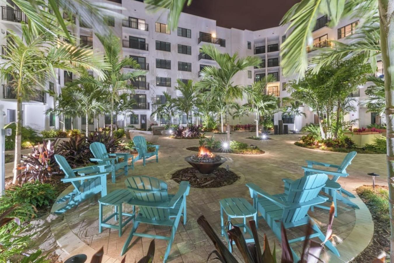 Cozy Retreat 2 Bedroom Hideaway Moments From The Sand Boynton Beach Eksteriør bilde