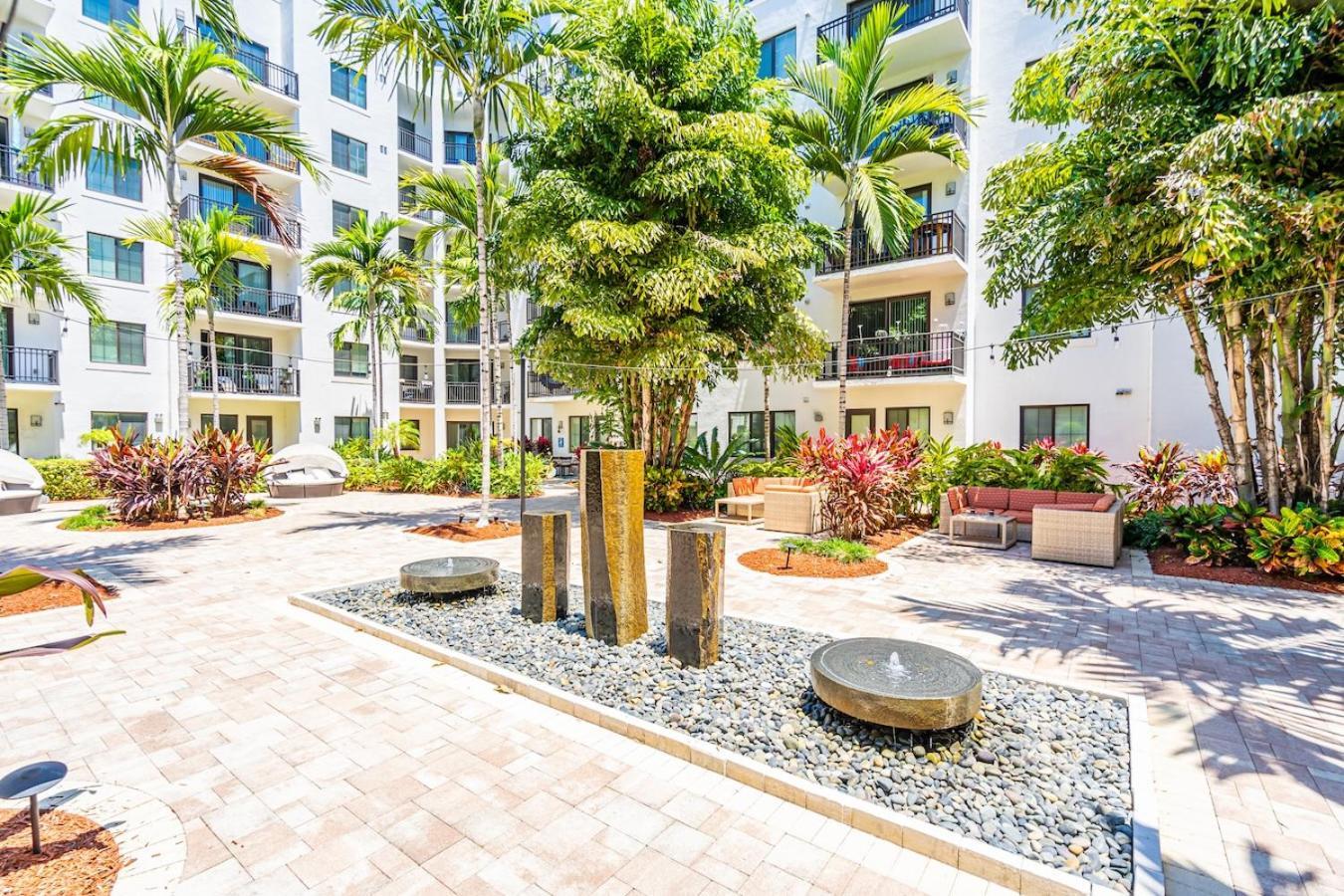 Cozy Retreat 2 Bedroom Hideaway Moments From The Sand Boynton Beach Eksteriør bilde