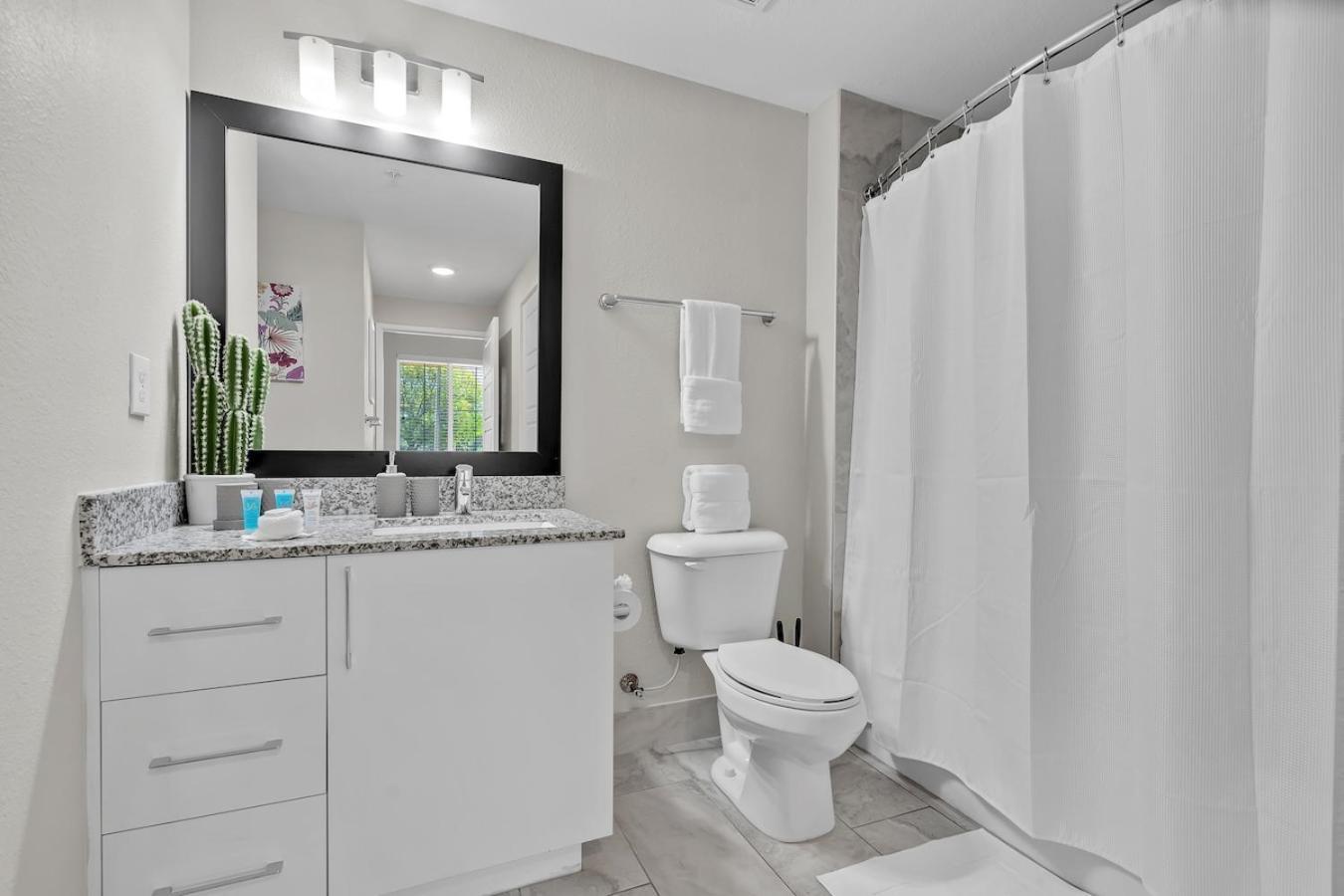 Cozy Retreat 2 Bedroom Hideaway Moments From The Sand Boynton Beach Eksteriør bilde